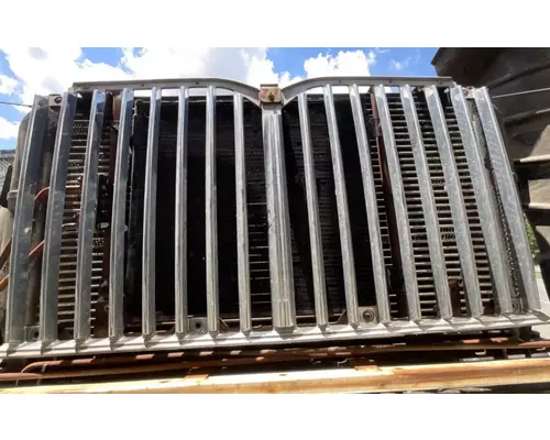 International 7500 Grille