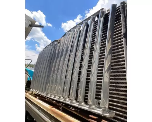 International 7500 Grille