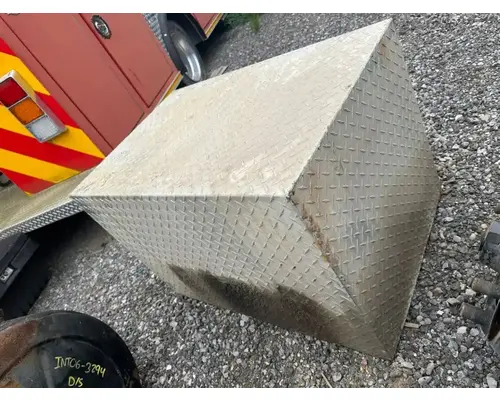 International 7500 Tool Box