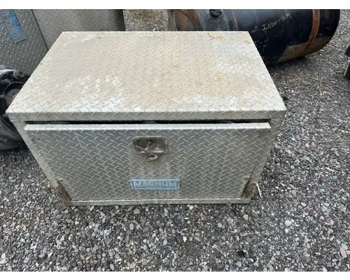 International 7500 Tool Box