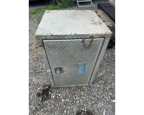 International 7500 Tool Box