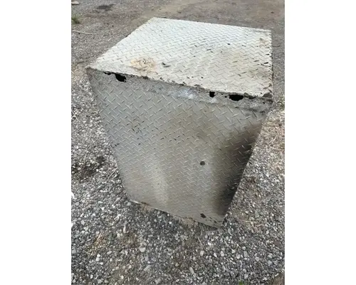 International 7500 Tool Box