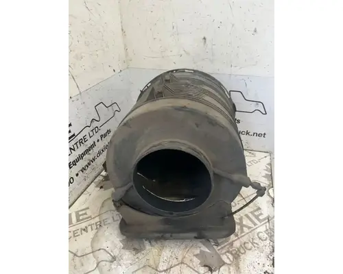 International 7600 Air Cleaner