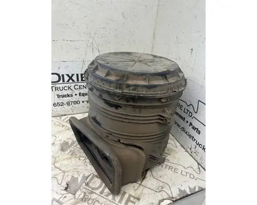 International 7600 Air Cleaner