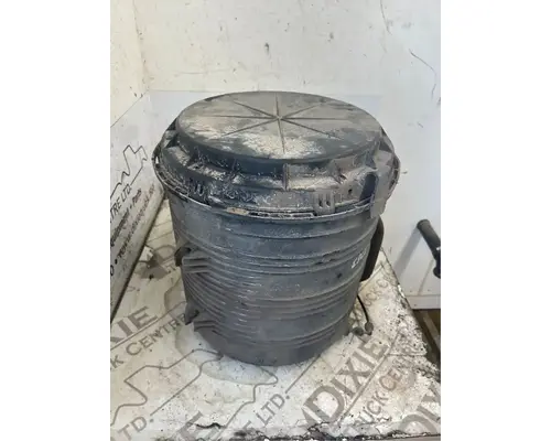 International 7600 Air Cleaner