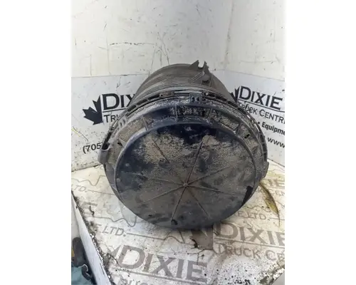 International 7600 Air Cleaner