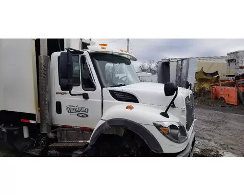 Cab INTERNATIONAL 7600 Dutchers Inc   Heavy Truck Div  Ny