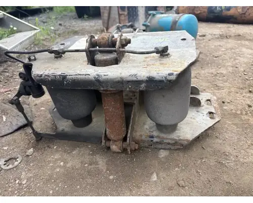 International 7600 Cab