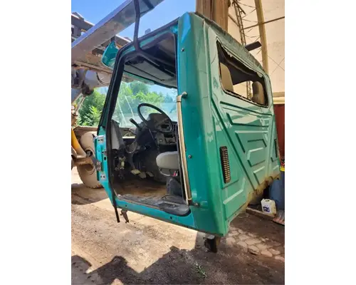 International 7600 Cab