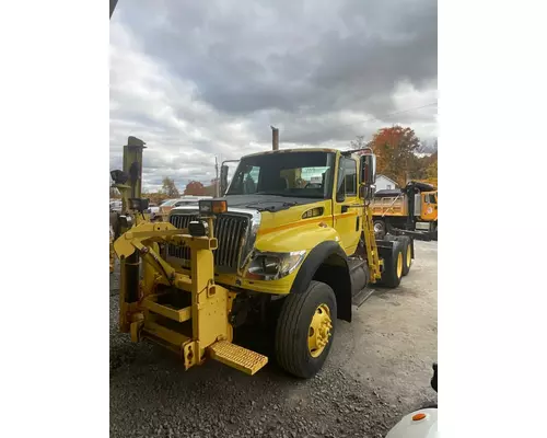 Complete Vehicle INTERNATIONAL 7600 Dutchers Inc   Heavy Truck Div  Ny