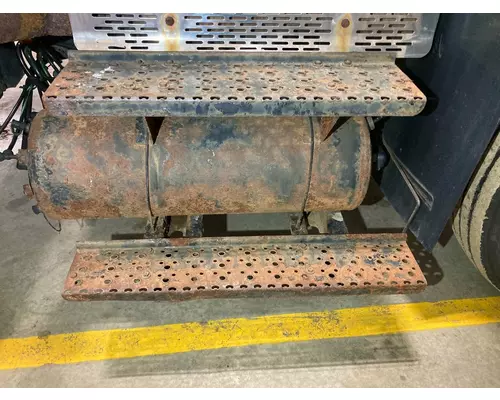 International 7600 Engine Brackets, Misc.