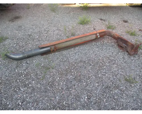 Exhaust Pipe International 7600 Dixie Truck Centre