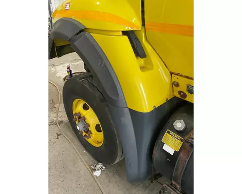 Fender Extension INTERNATIONAL 7600 Dutchers Inc   Heavy Truck Div  Ny