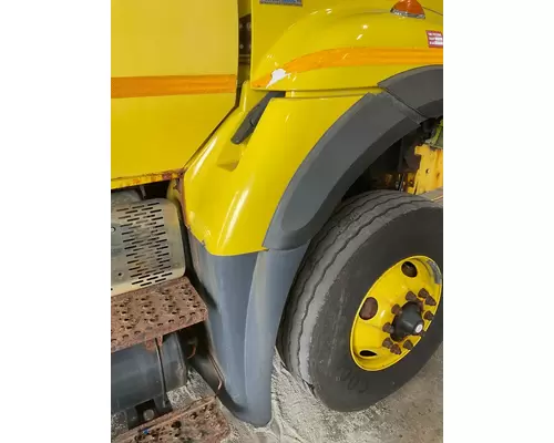 Fender Extension INTERNATIONAL 7600 Dutchers Inc   Heavy Truck Div  Ny