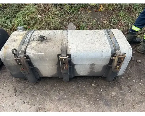 Fuel Tank International 7600 Dixie Truck Centre