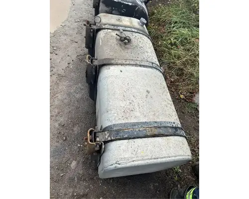 International 7600 Fuel Tank