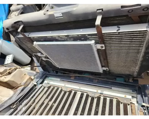 International 7600 Radiator