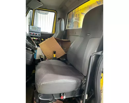 Seat, Front INTERNATIONAL 7600 Dutchers Inc   Heavy Truck Div  Ny