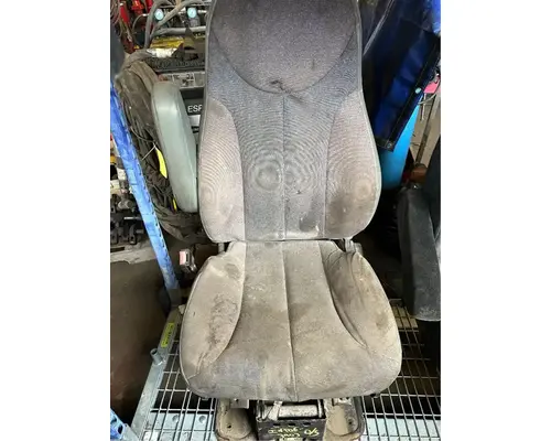 International 7600 Seat, Front