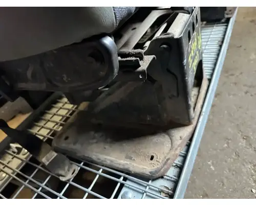 International 7600 Seat, Front