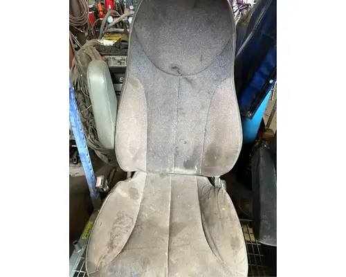 International 7600 Seat, Front
