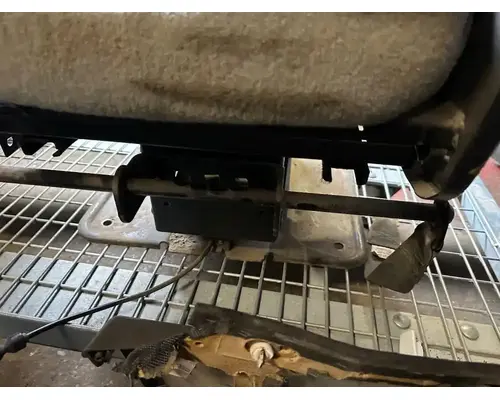 International 7600 Seat, Front