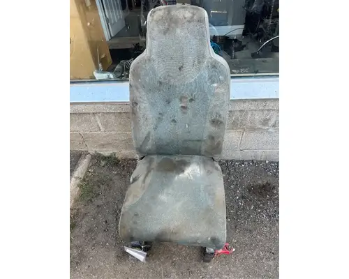 International 7600 Seat, Front