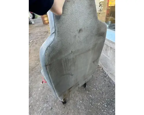 International 7600 Seat, Front