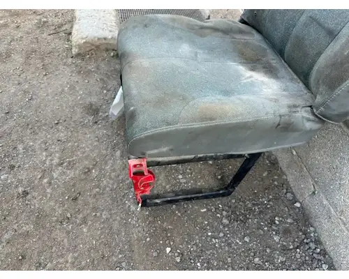 International 7600 Seat, Front