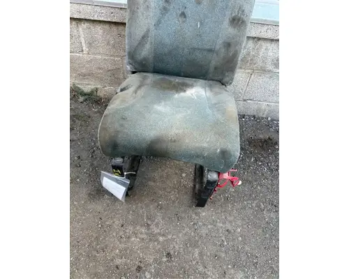 International 7600 Seat, Front