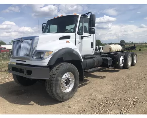 International 7600 Truck