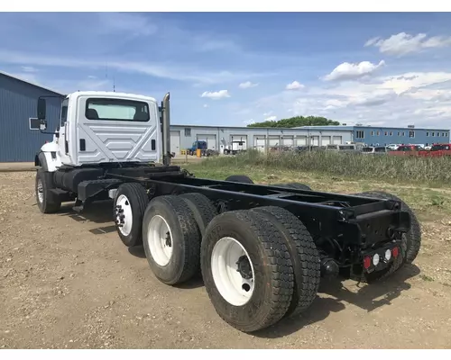 International 7600 Truck