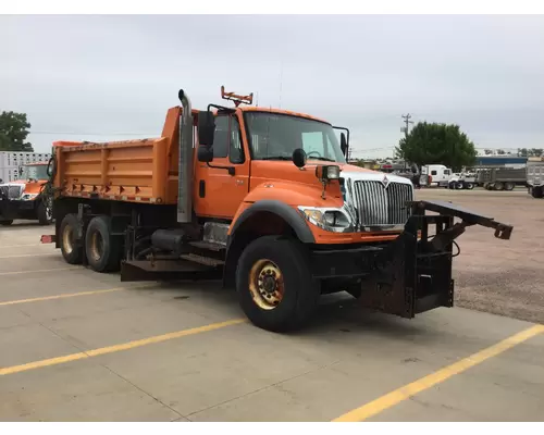 International 7600 Truck