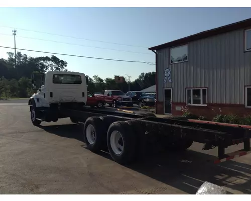 International 7600 Truck