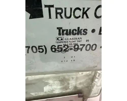 International 7600 Windshield Glass