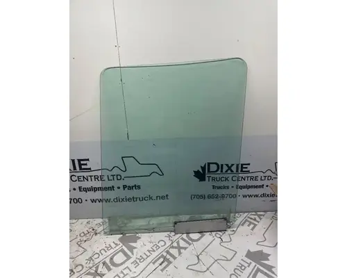 International 7600 Windshield Glass