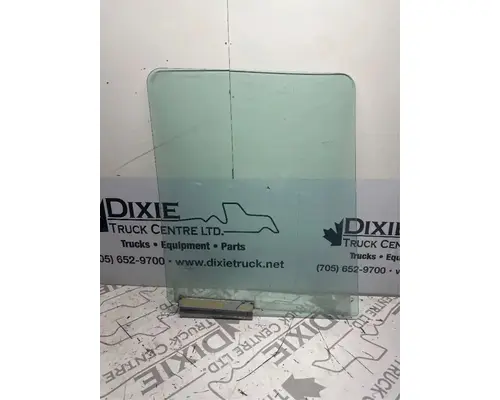 International 7600 Windshield Glass