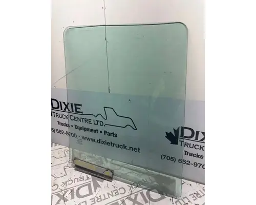 International 7600 Windshield Glass