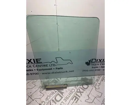 International 7600 Windshield Glass