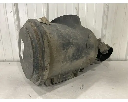 International 8100 Air Cleaner