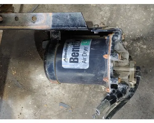 Air Dryer INTERNATIONAL 8100 Truck Salvage International Inc