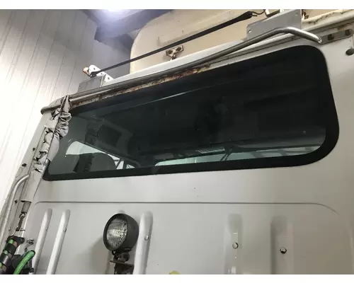 International 8100 Back Glass