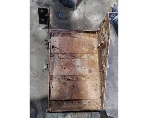 Battery Box INTERNATIONAL 8100 Truck Salvage International Inc