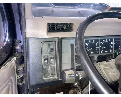 International 8100 Dash Assembly