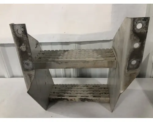 International 8100 Engine Brackets, Misc.