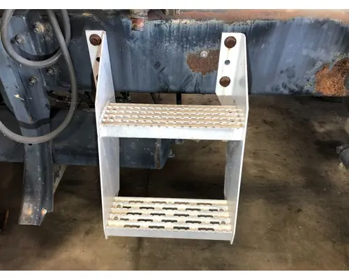 International 8100 Engine Brackets, Misc.