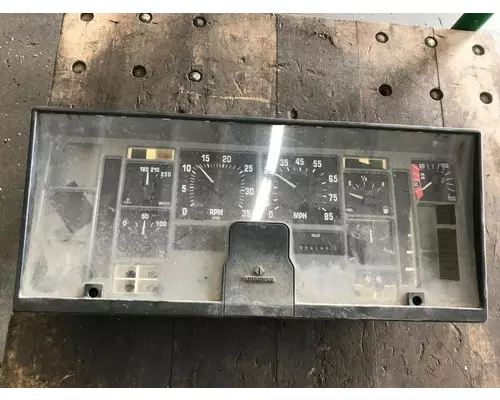 International 8100 Instrument Cluster