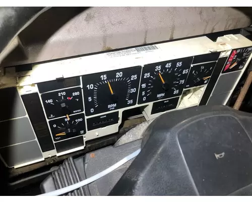 International 8100 Instrument Cluster