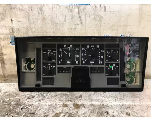 International 8100 Instrument Cluster