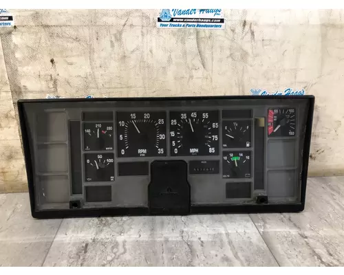 International 8100 Instrument Cluster